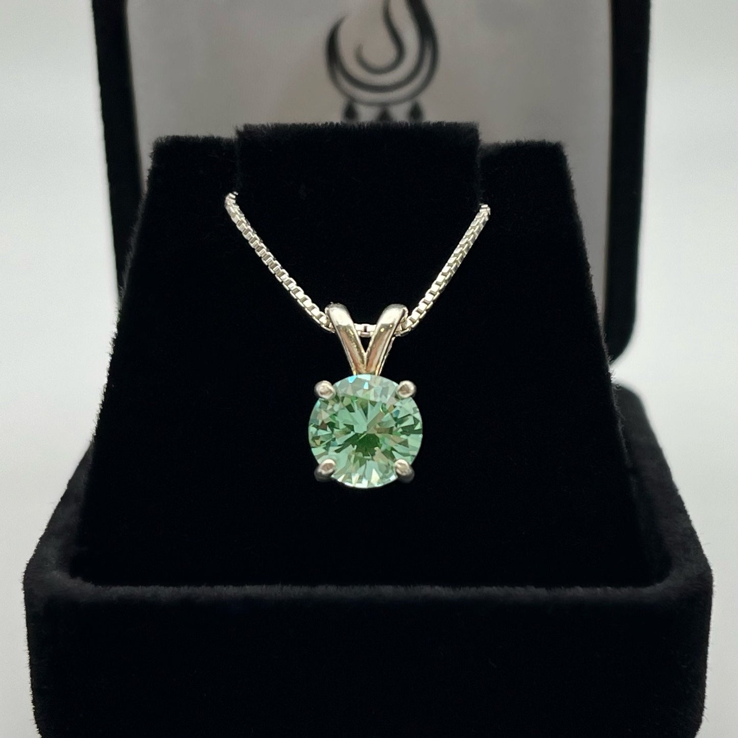 Beautiful 2ct Sea Foam Green Spinel Necklace Ice Green