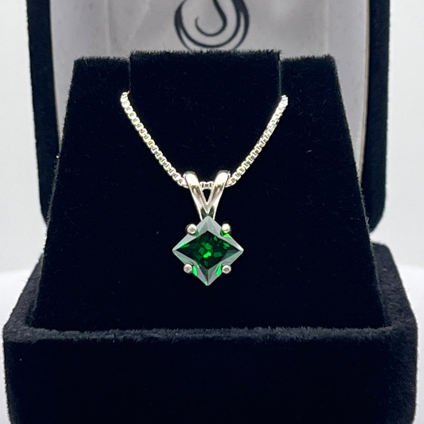 Beautiful 1ct Princess Cut Emerald Necklace in Sterling Silver Necklace Trending Jewelry Gift May Birthstone Day