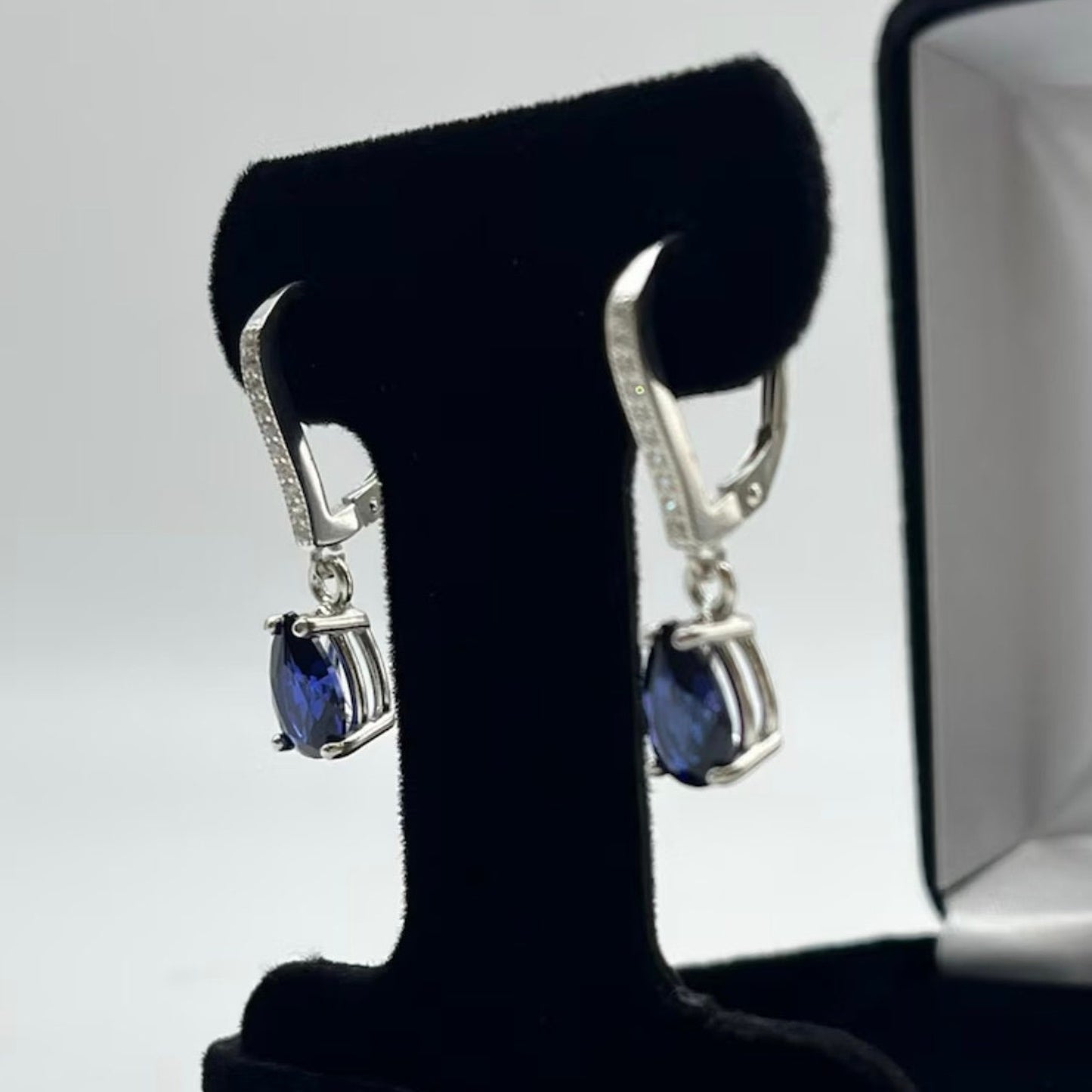Beautiful 3.6ctw Pear Cut Blue & White Sapphire Earrings
