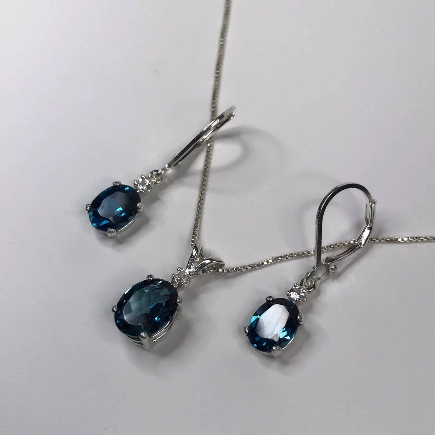 Beautiful 5.3ctw London Blue Topaz Necklace & Earrings Set
