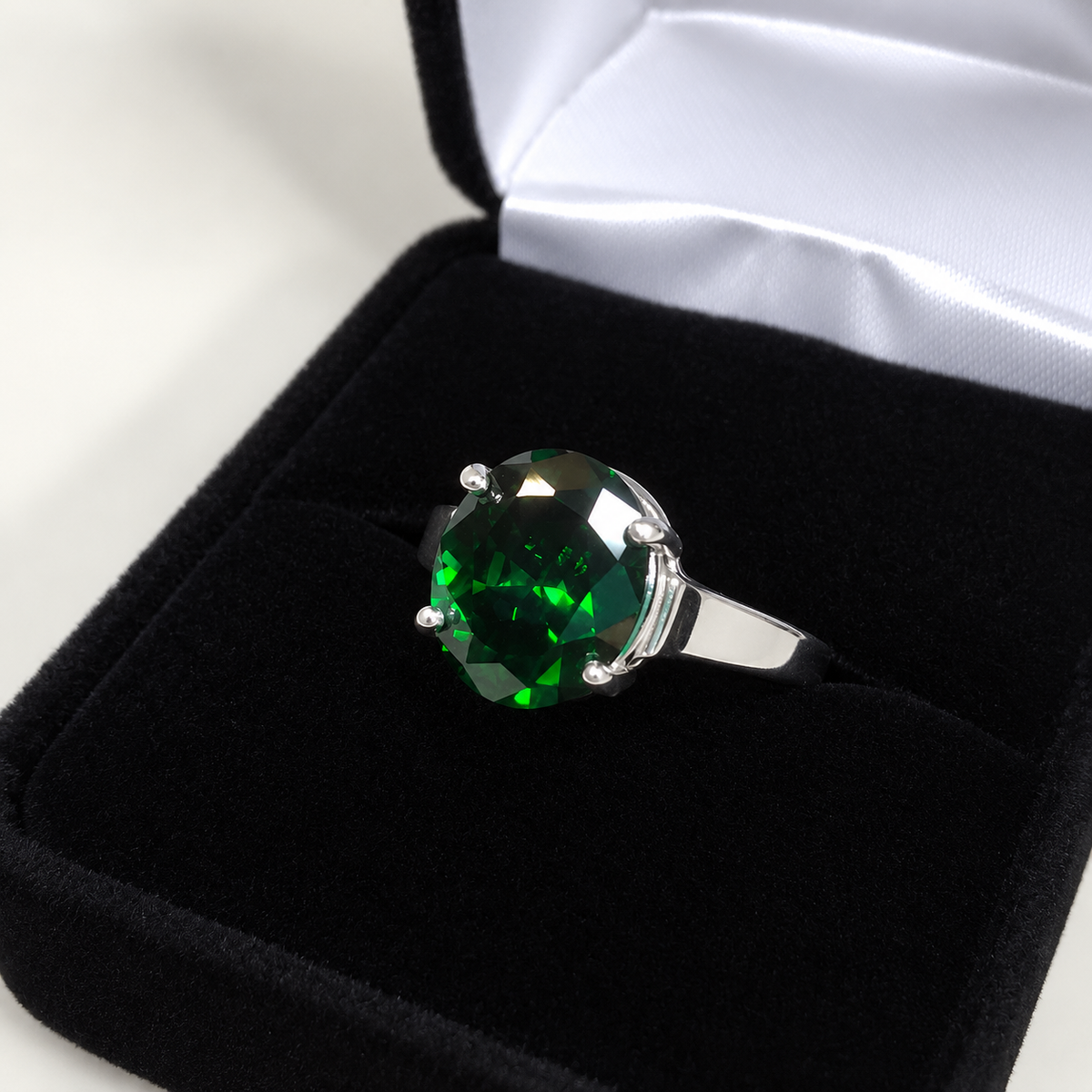 4.5ct Oval Emerald Green Simulated Gemstone Wide Band Ring