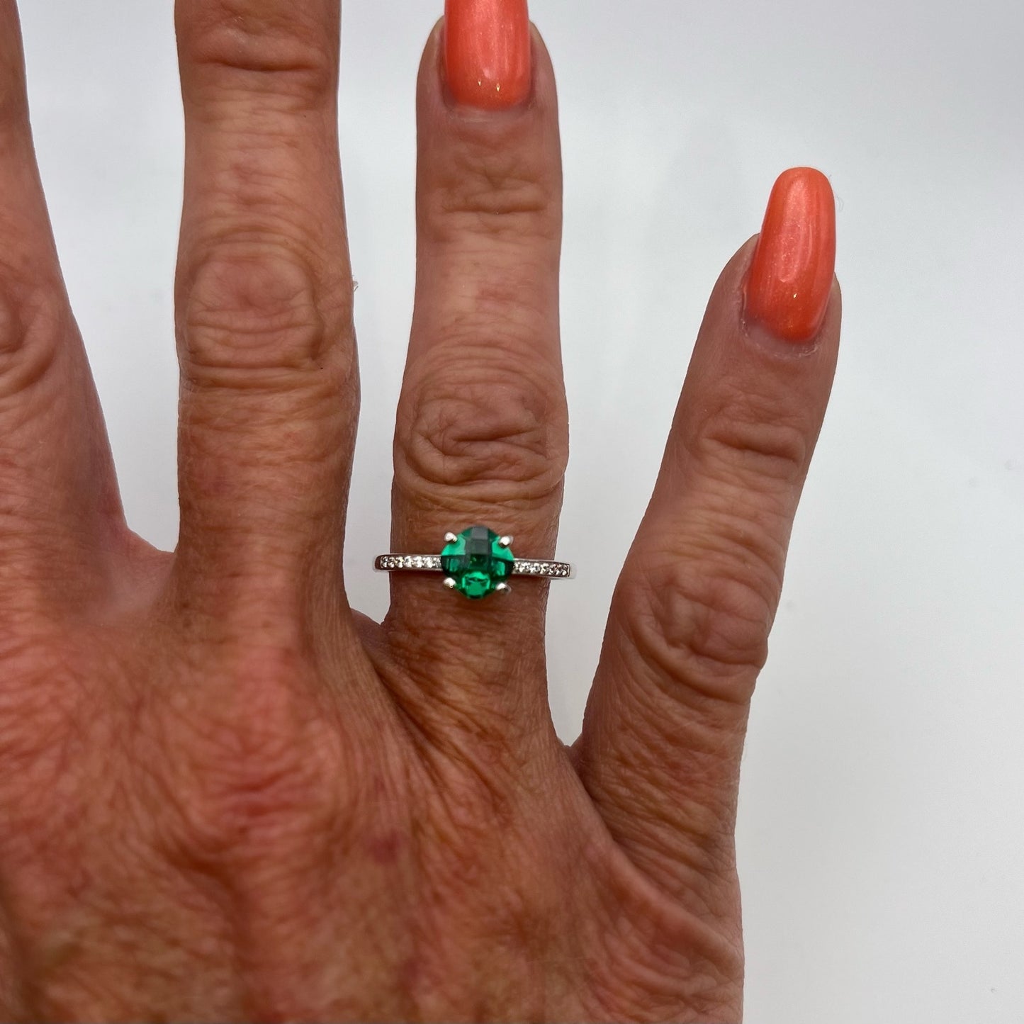 BEAUTIFUL 1ctw Cushion Checker Cut Emerald Ring Silver Ring Size 7