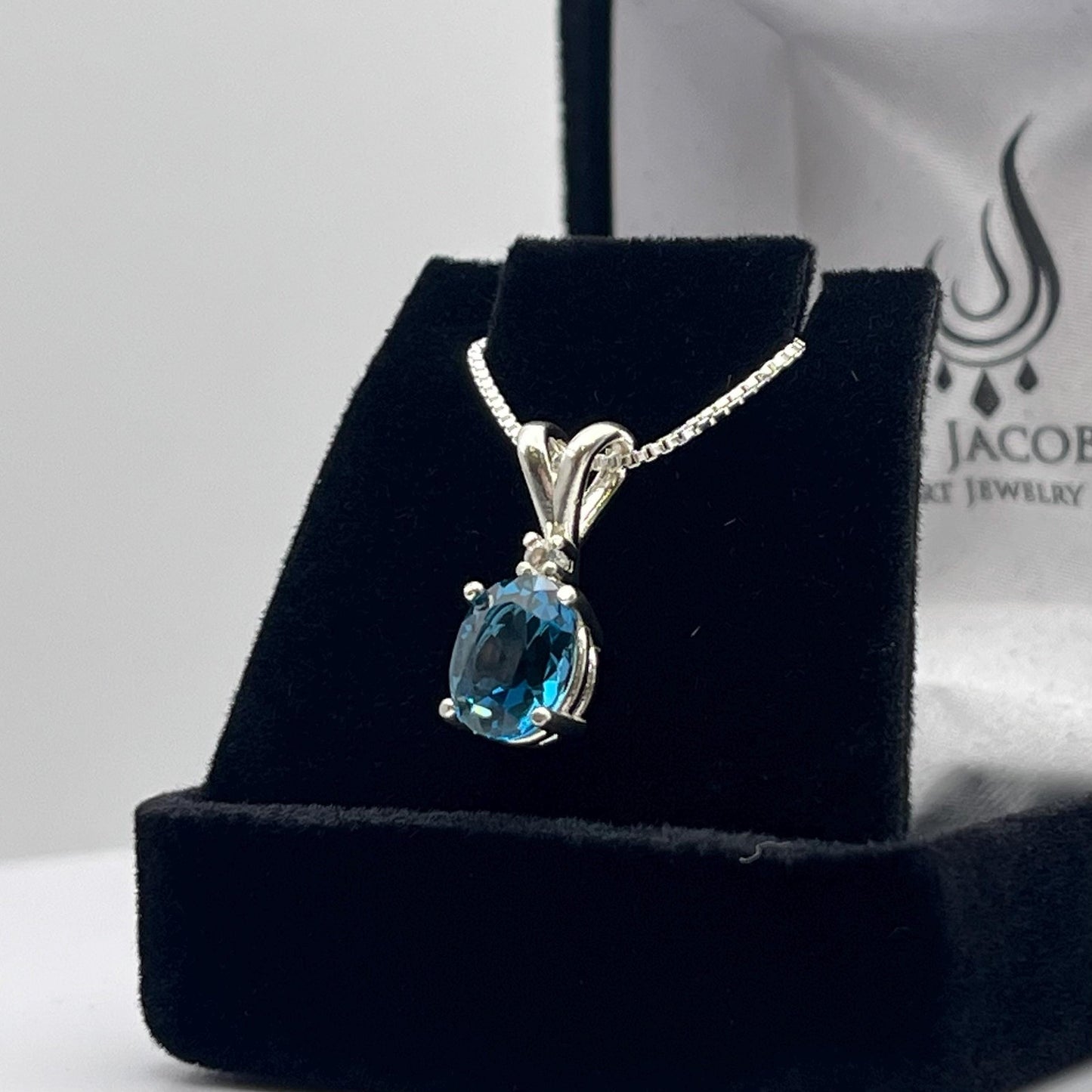 Beautiful 2.5ct London Blue Topaz & White Sapphire Pendant Necklace 18"