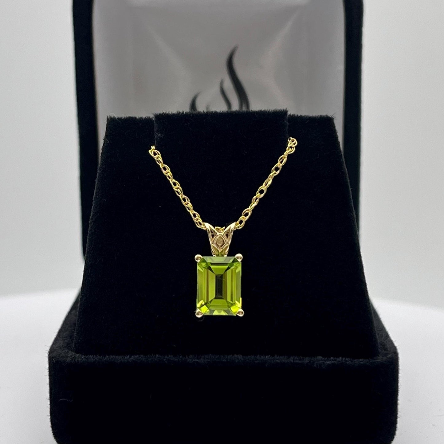 Beautiful 1.7ct Genuine Emerald Cut Peridot Necklace in 14k Gold Jewelry Gift August Birthstone jewelry