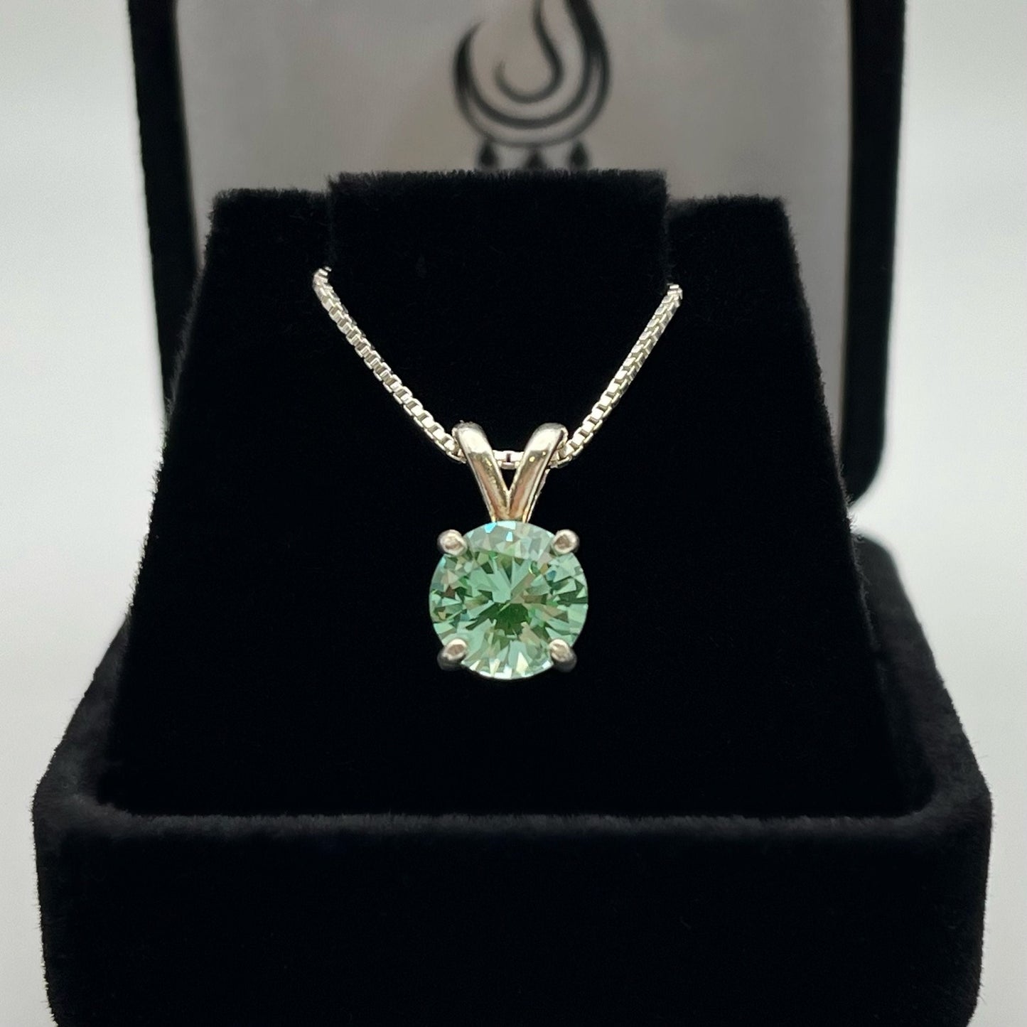 BEAUTIFUL 2ct Ice Green Spinel Necklace