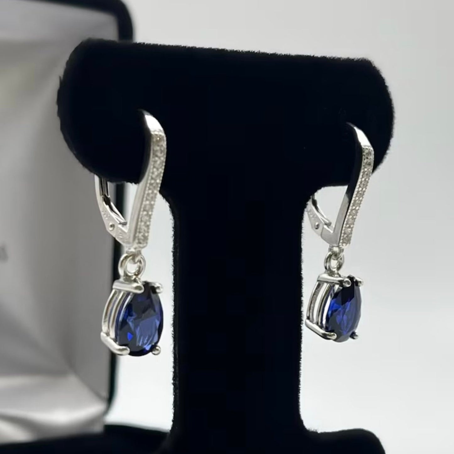 Beautiful 3.6ctw Pear Cut Blue & White Sapphire Earrings