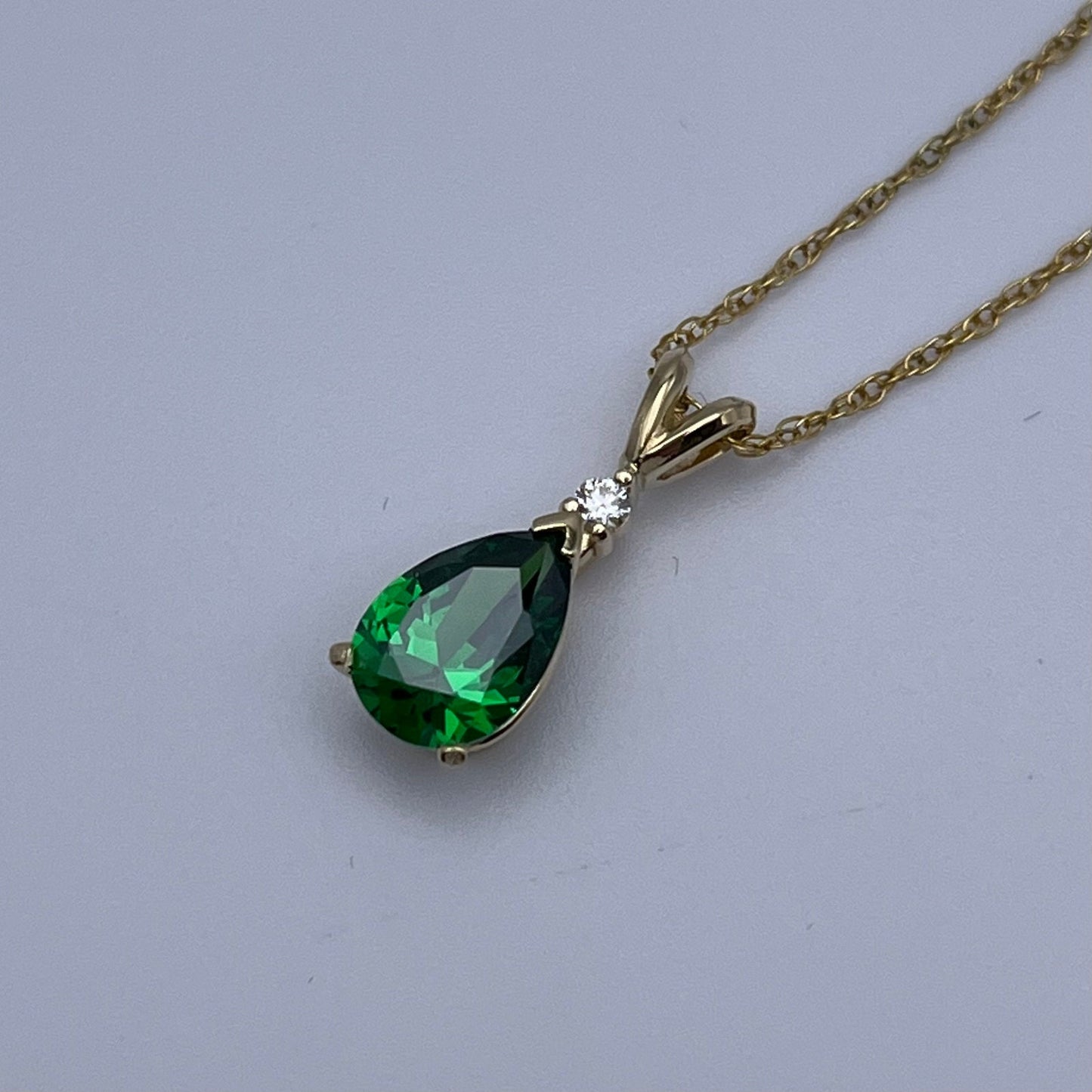 Beautiful 2ct Pear Cut Emerald Necklace Diamond Accent 14k Yellow Gold Pendant Necklace Jewelry Gift May Birthstone