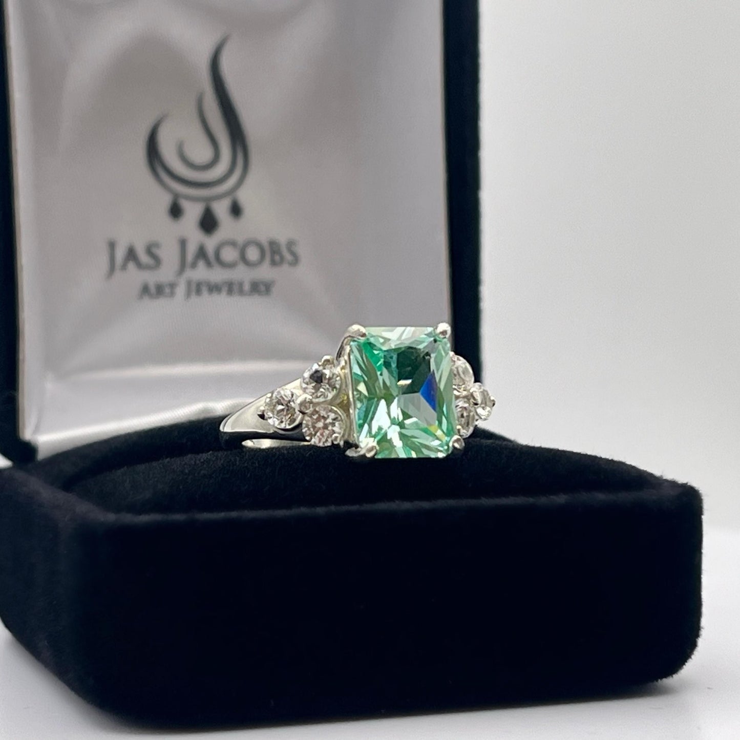 BEAUTIFUL 4ct Sea Foam Green Spinel & White Topaz Ring Emerald Cut Ice Green Ring
