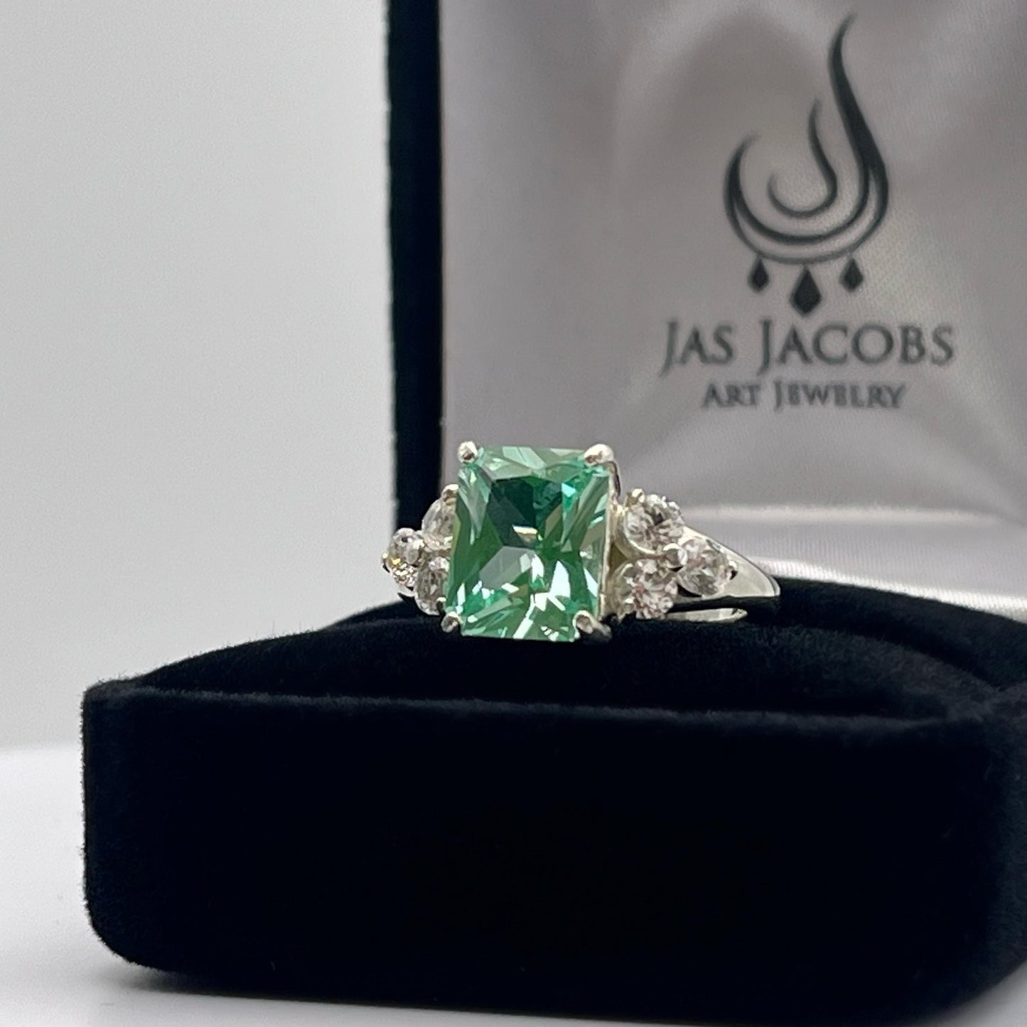 BEAUTIFUL 4ct Sea Foam Green Spinel & White Topaz Ring Emerald Cut Ice Green Ring