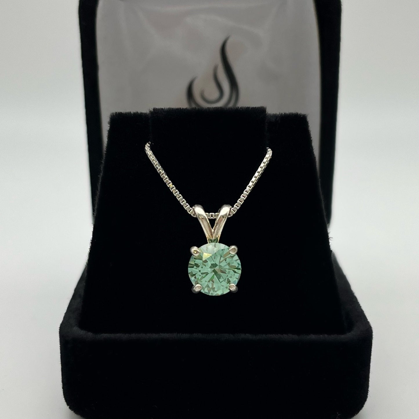 BEAUTIFUL 2ct Ice Green Spinel Necklace