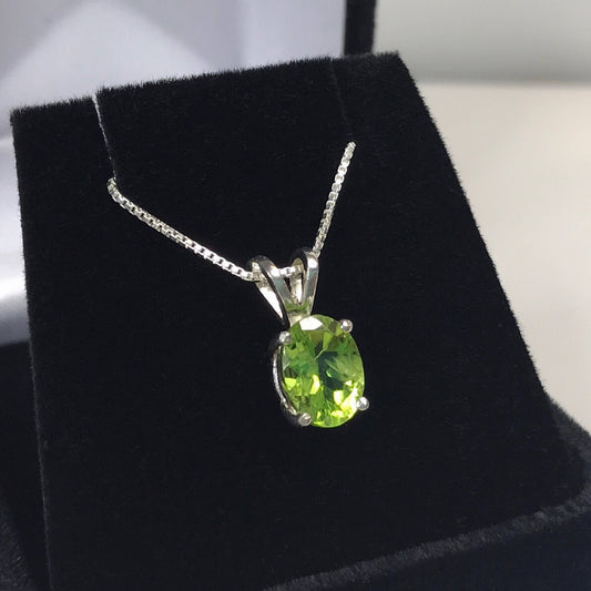 Beautiful 1.25ct Oval Cut Genuine Peridot Necklace