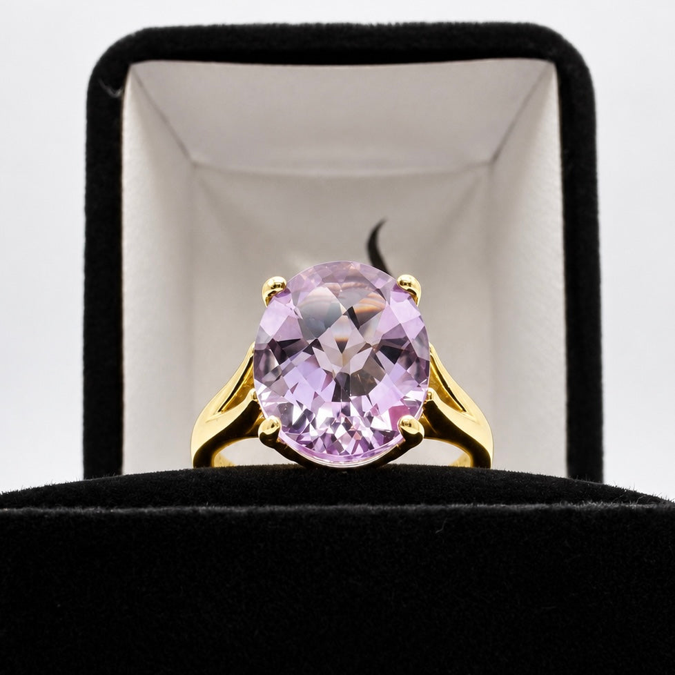 4.5ct Oval Rose de France Amethyst Ring in Solid Gold