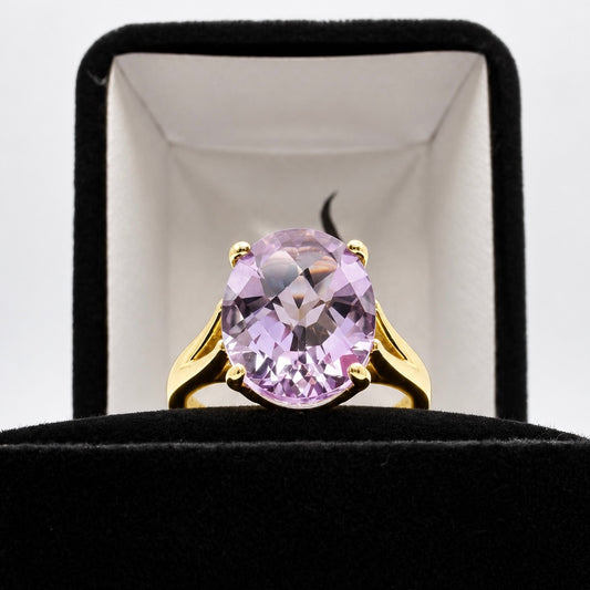 4.5ct Oval Rose de France Amethyst Ring in Solid Gold