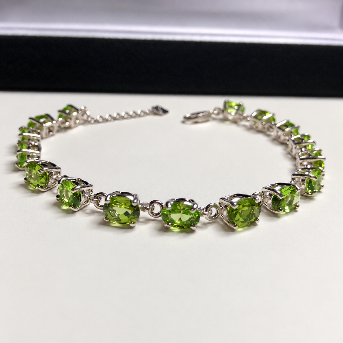 14ctw Oval Cut Peridot Gemstone Tennis Bracelet