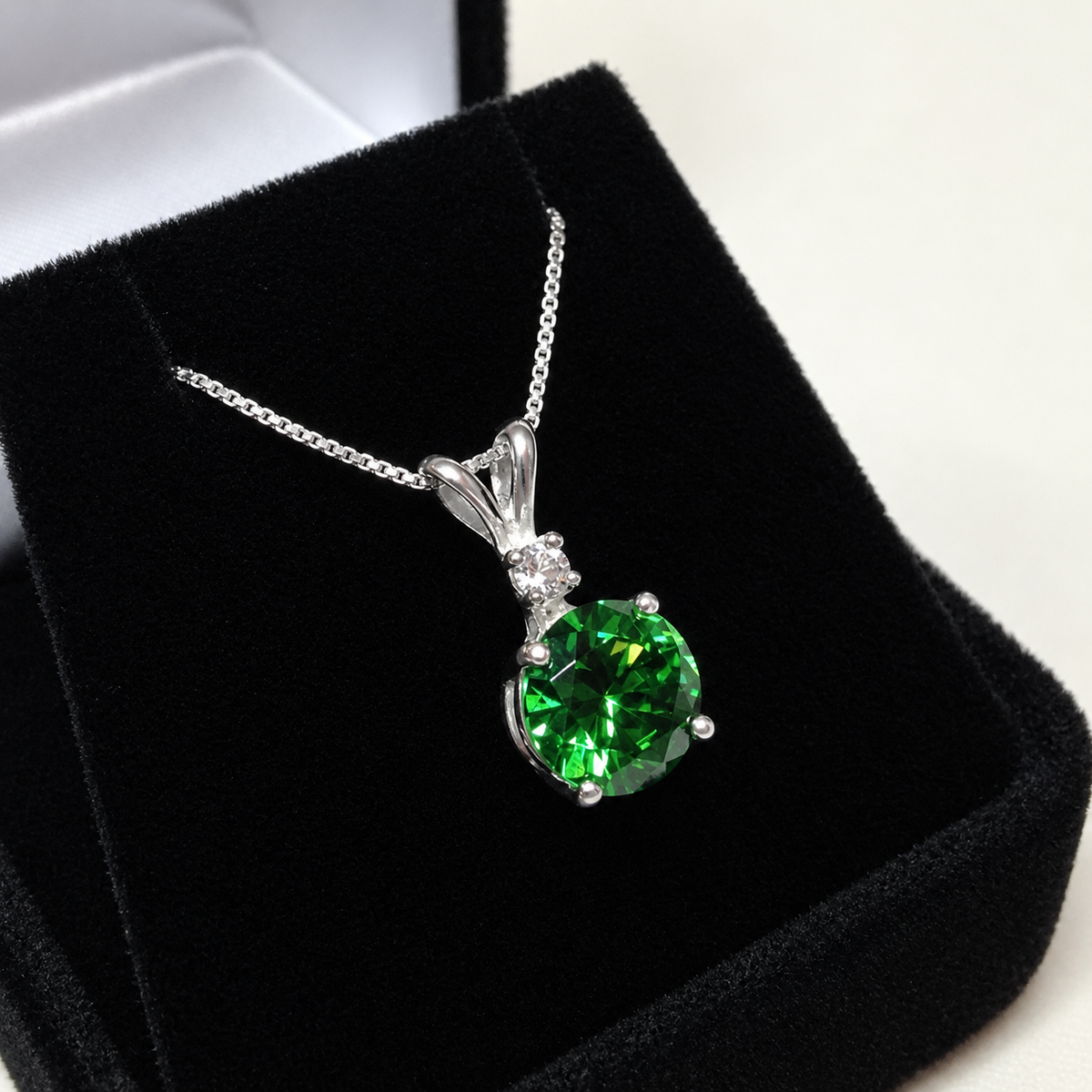 1.7ct Round Emerald* & White Sapphire Pendant Necklace