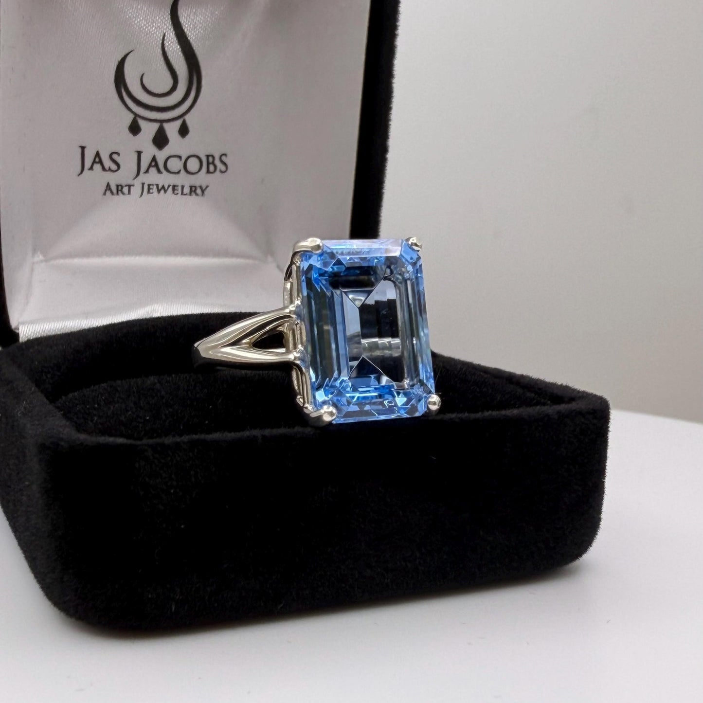 8ct Swiss Blue Spinel Ring with Sizing Jewelry Trends Paraiba Blue Topaz Sim