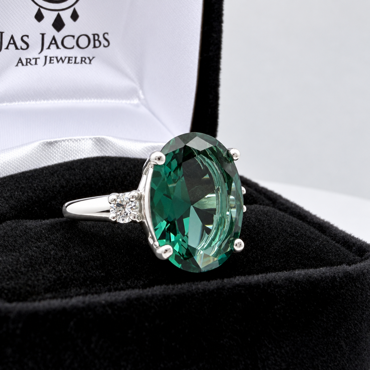 6ct Oval Green Quartz & White Sapphire Ring