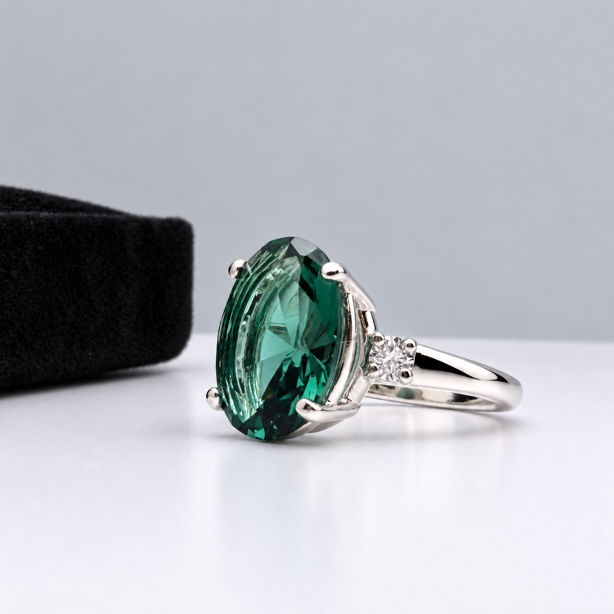 6ct Oval Green Quartz & White Sapphire Ring