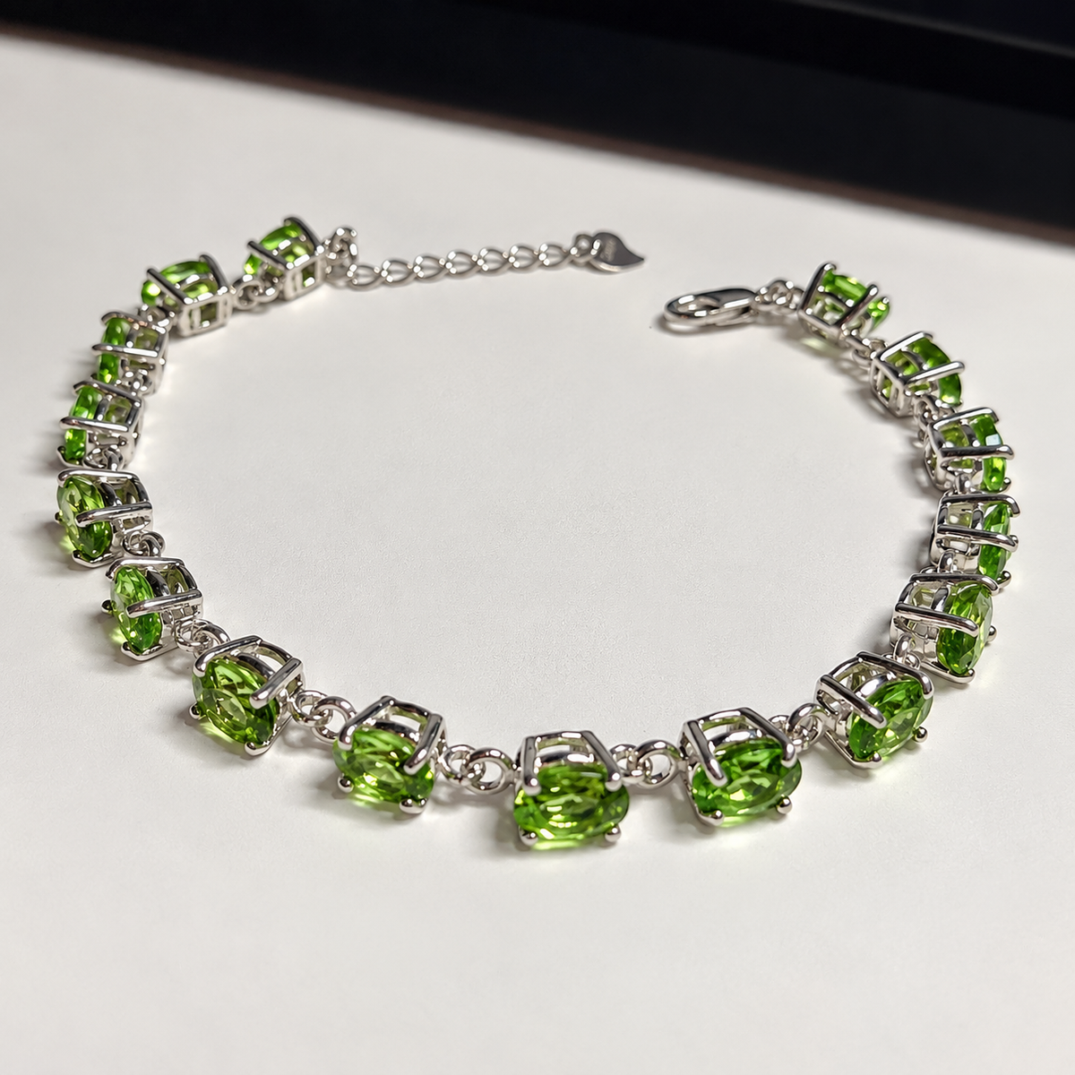 14ctw Oval Cut Peridot Gemstone Tennis Bracelet