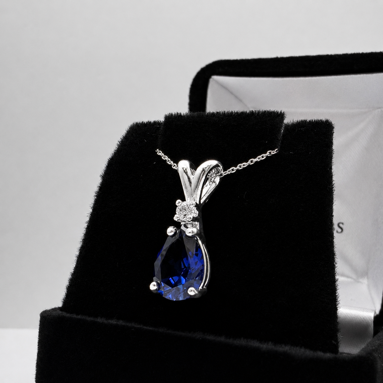 2.5 Ct Pear Cut Sapphire & Diamond Pendant Necklace