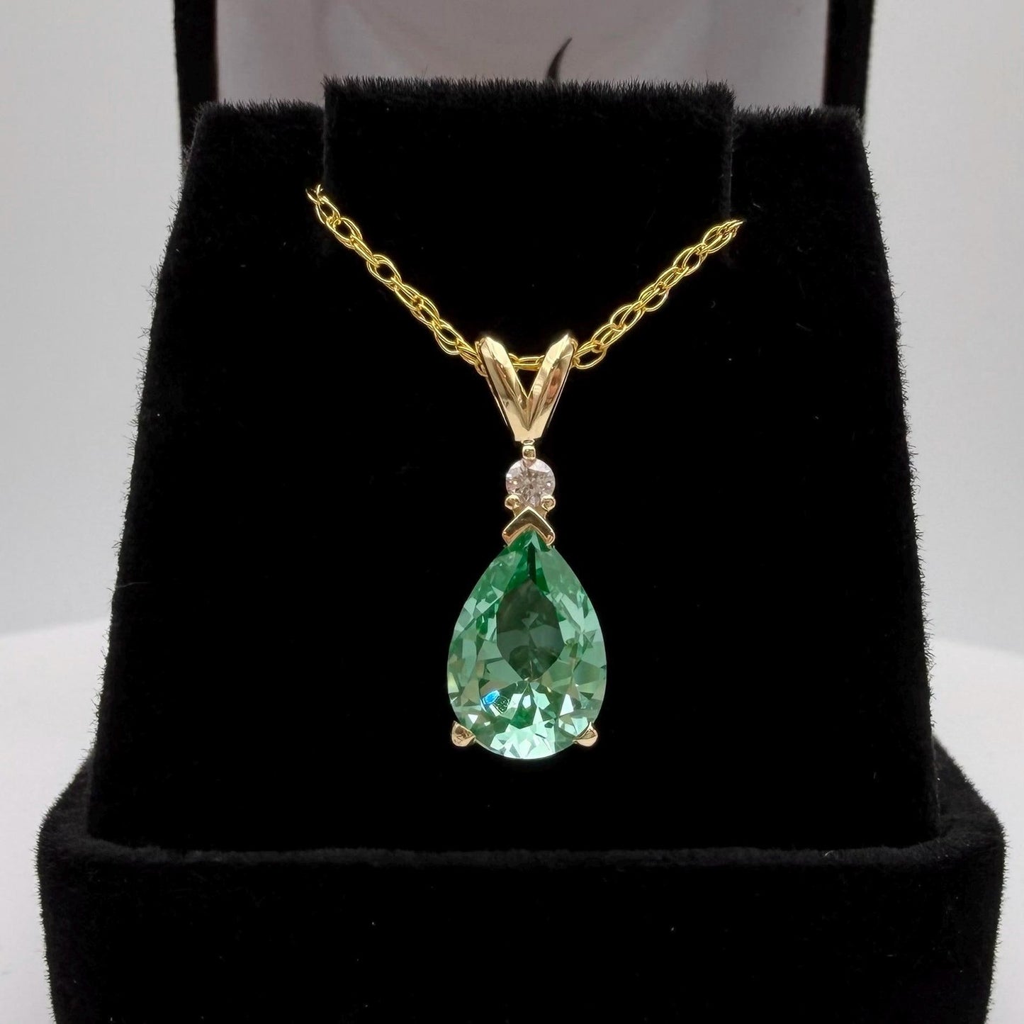 14k Gold 2ct Mint Green Spinel & Diamond Necklace Heirloom Quality Jewelry Gift