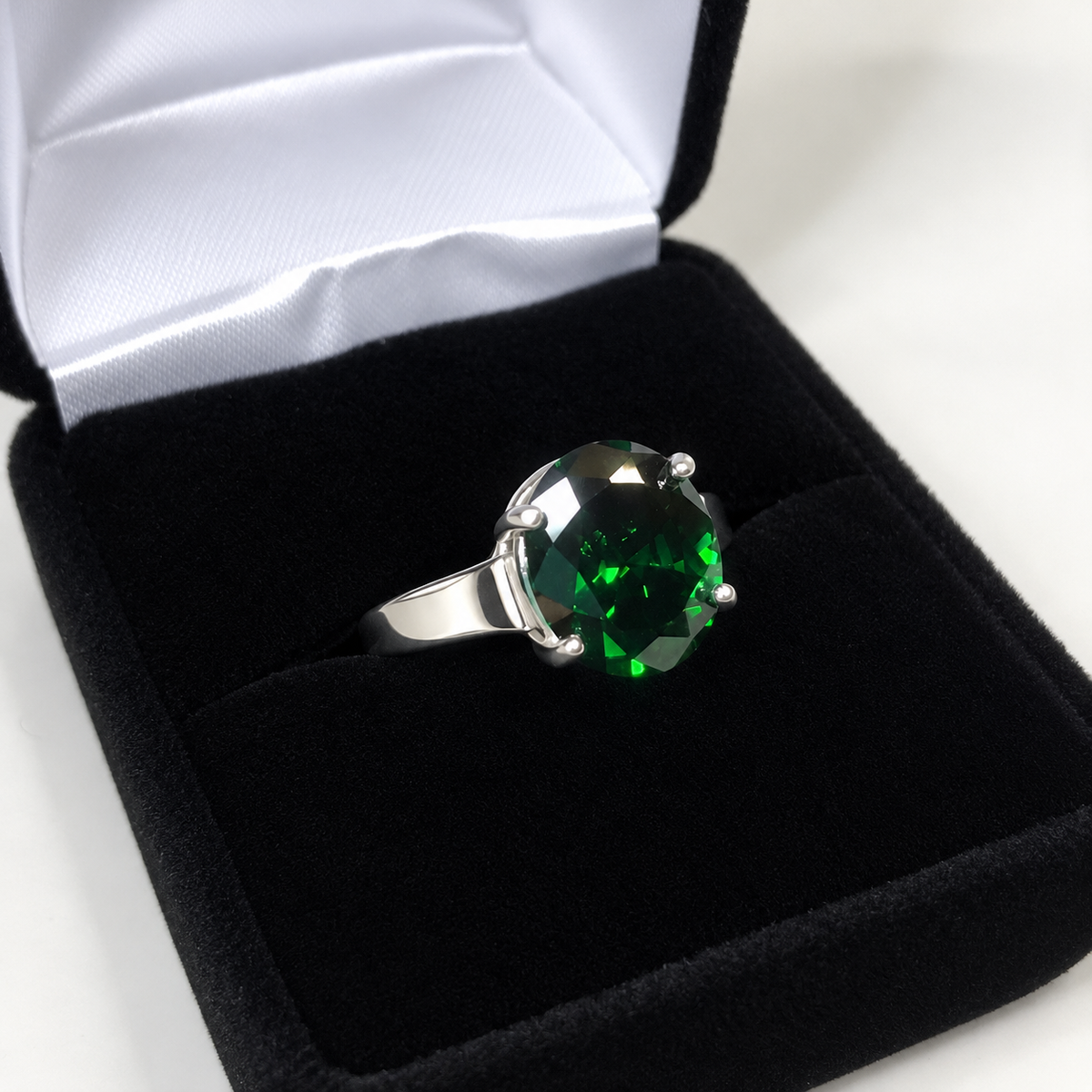 4.5ct Oval Emerald Green Simulated Gemstone Wide Band Ring