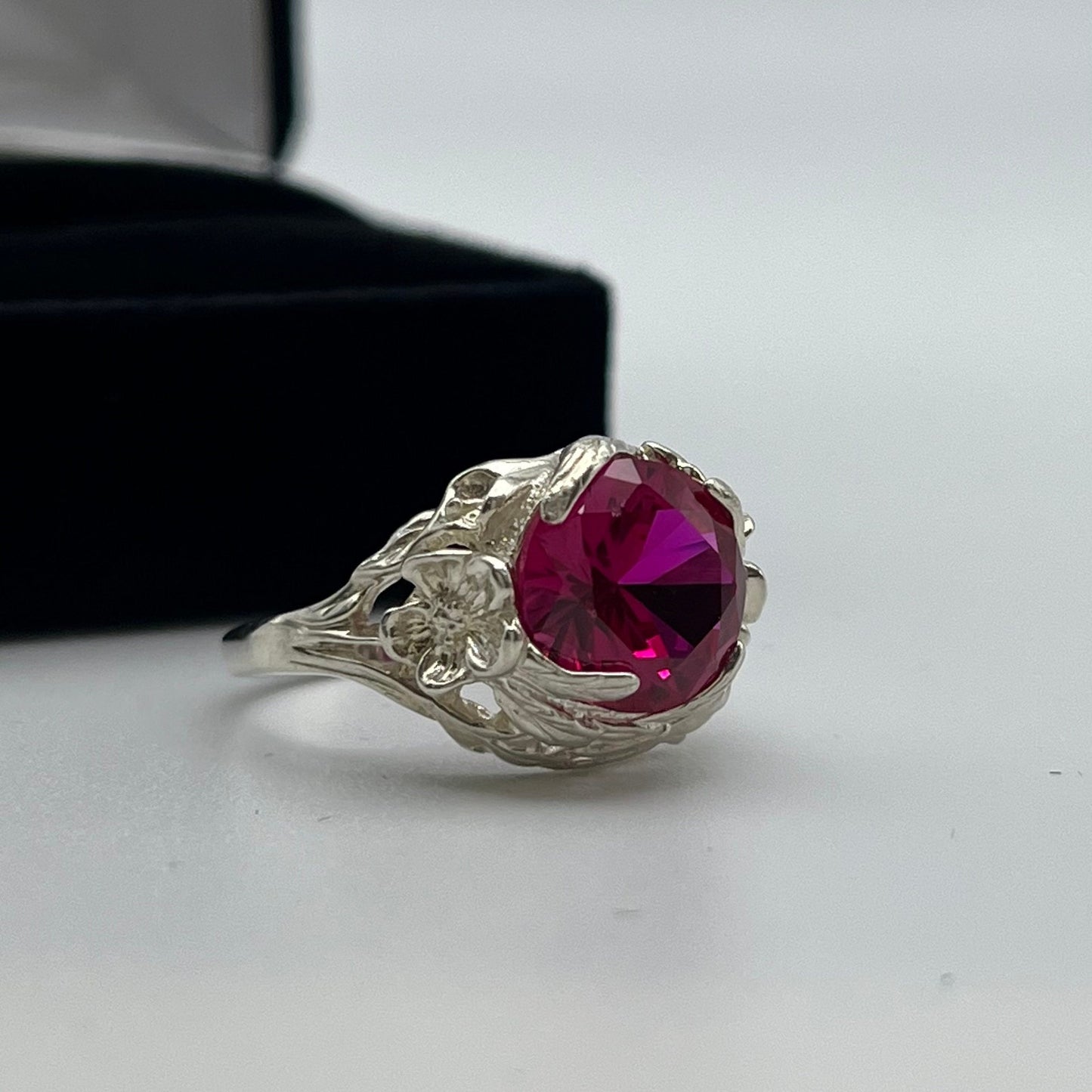 Gorgeous 4ct Lab Grown Ruby Sculptural Ring Size 7