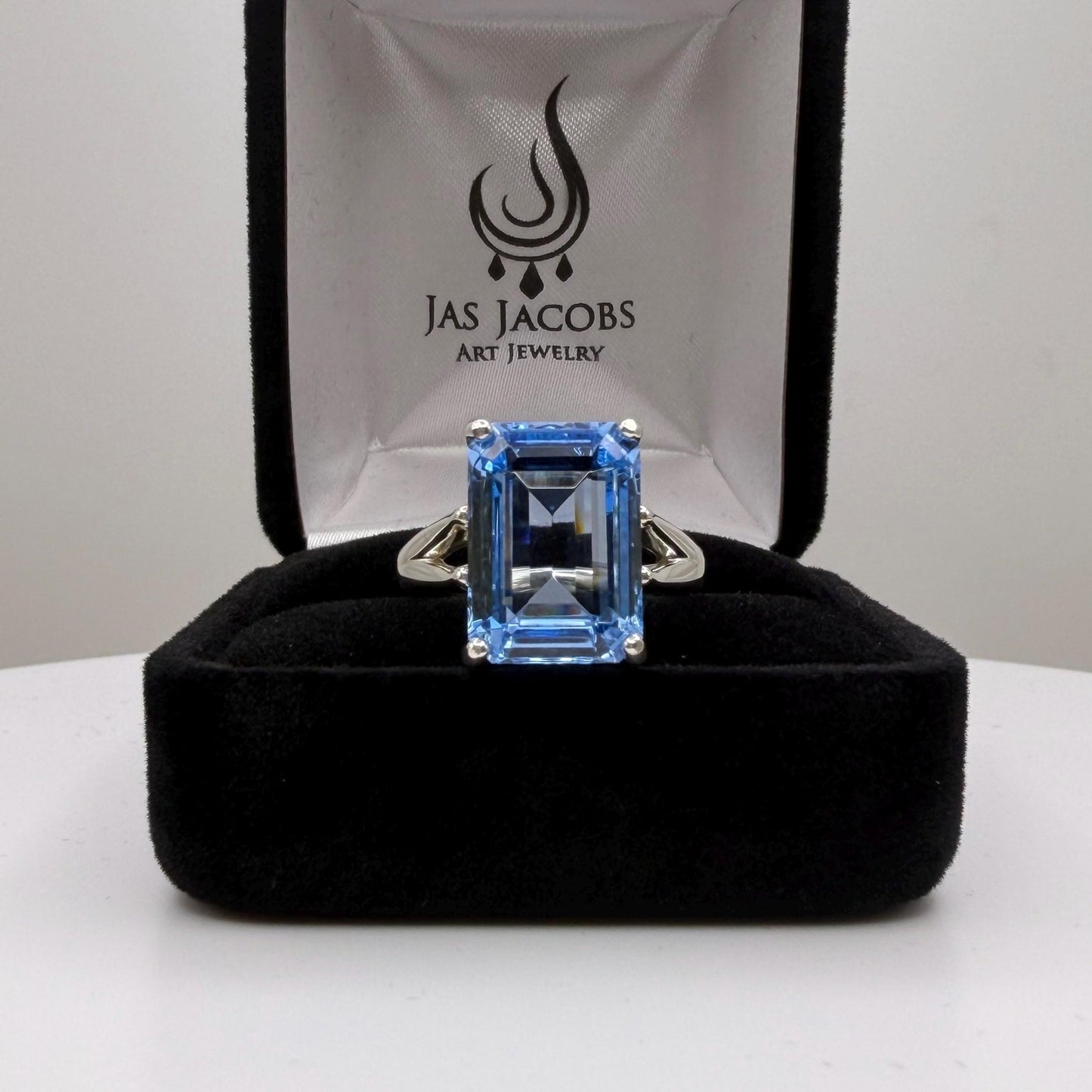 8ct Swiss Blue Spinel Ring with Sizing Jewelry Trends Paraiba Blue Topaz Sim
