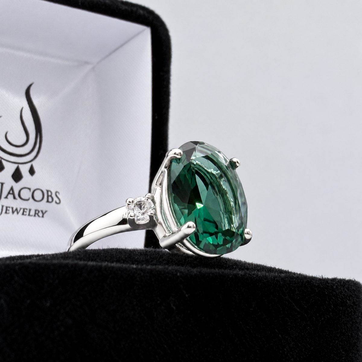6ct Oval Green Quartz & White Sapphire Ring