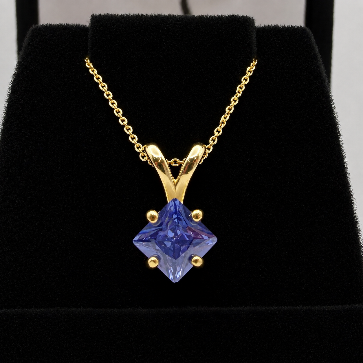 1 Ct Princess Cut Simulated Tanzanite Solitaire Pendant Necklace