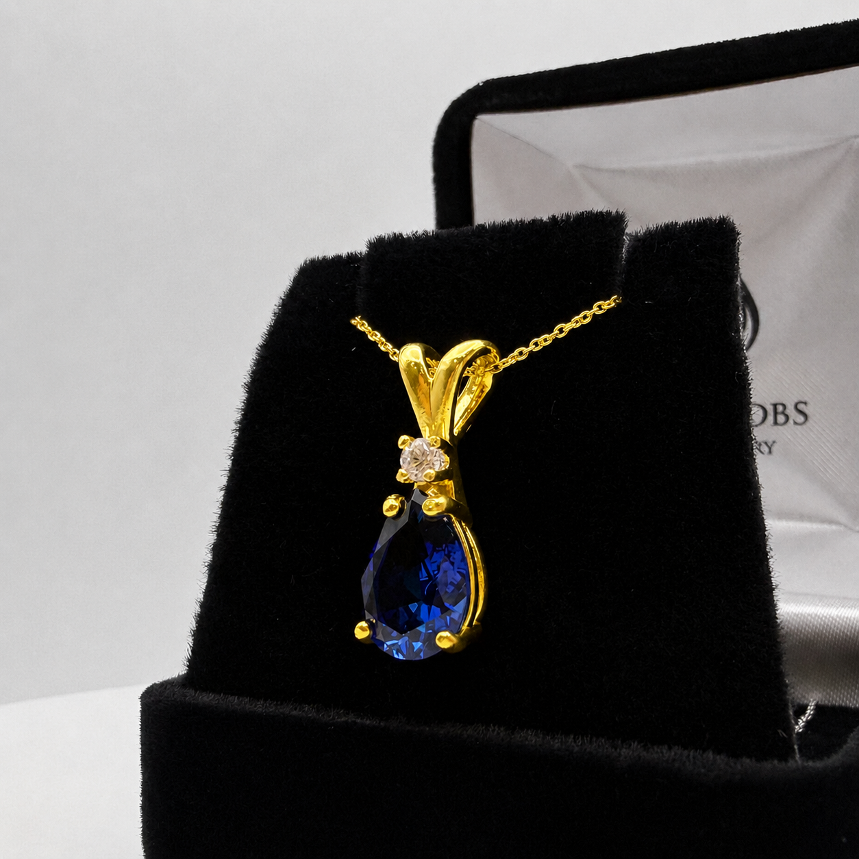 2.5 Ct Pear Cut Sapphire & Diamond Pendant Necklace