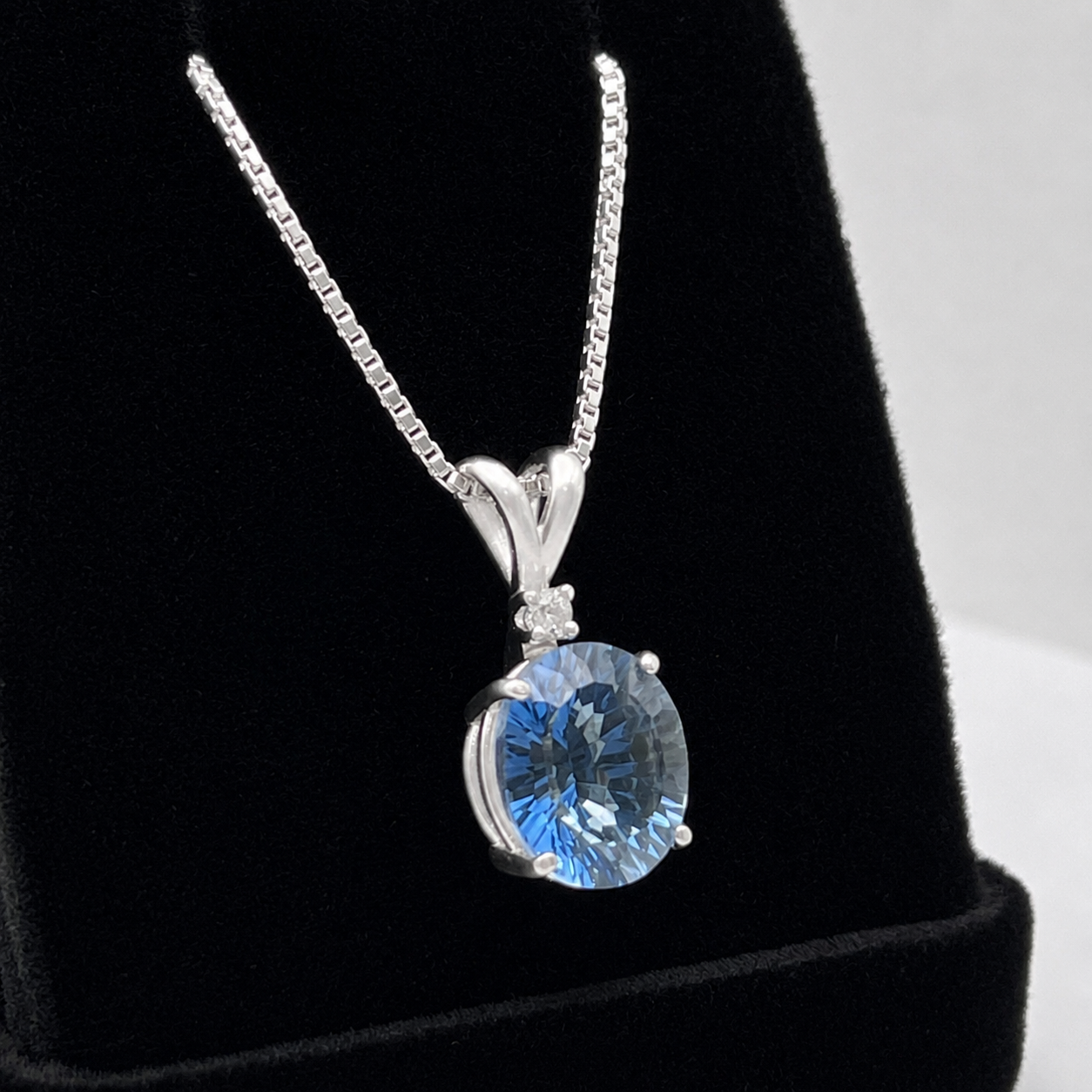 Beautiful 5ct Oval Cut Iolite Quartz Necklace | White Sapphire Accent