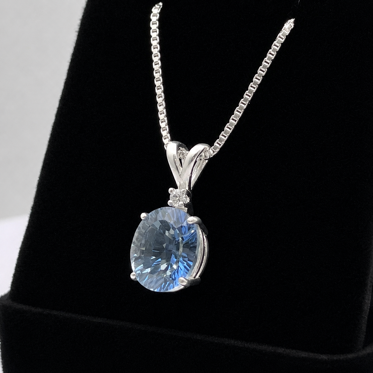 Beautiful 5ct Oval Cut Iolite Quartz Necklace | White Sapphire Accent