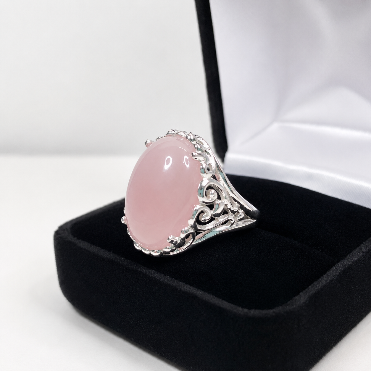 9ct Oval Cabochon Rose Quartz Statement Ring