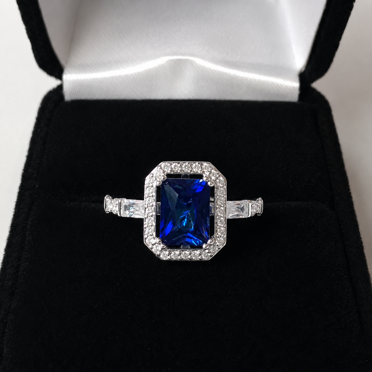 2ct Art Deco Sapphire Ring | Baguette Accents