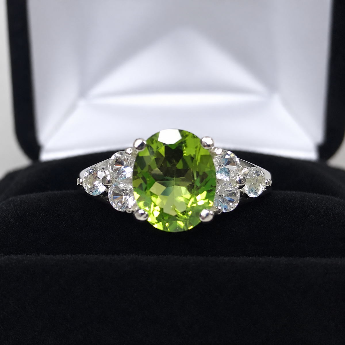 2.84ctw Oval Arizona Peridot & Diamond Ring