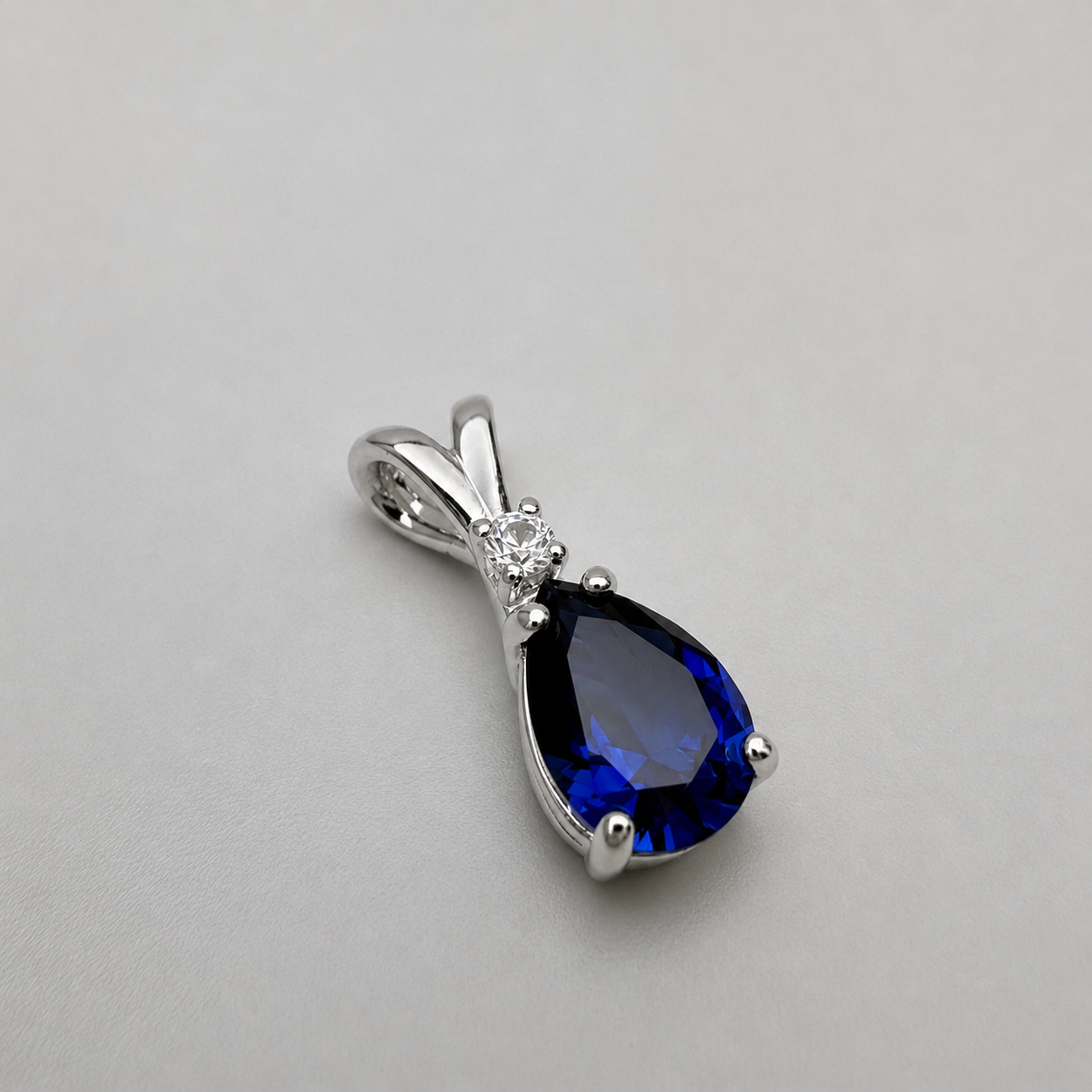 2.5 Ct Pear Cut Sapphire & Diamond Pendant Necklace
