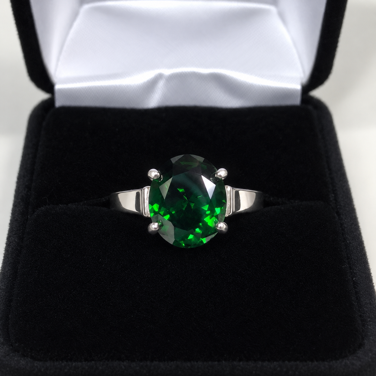 4.5ct Oval Emerald Green Simulated Gemstone Wide Band Ring