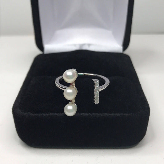 Gorgeous Pearl Negative Space Bar Ring