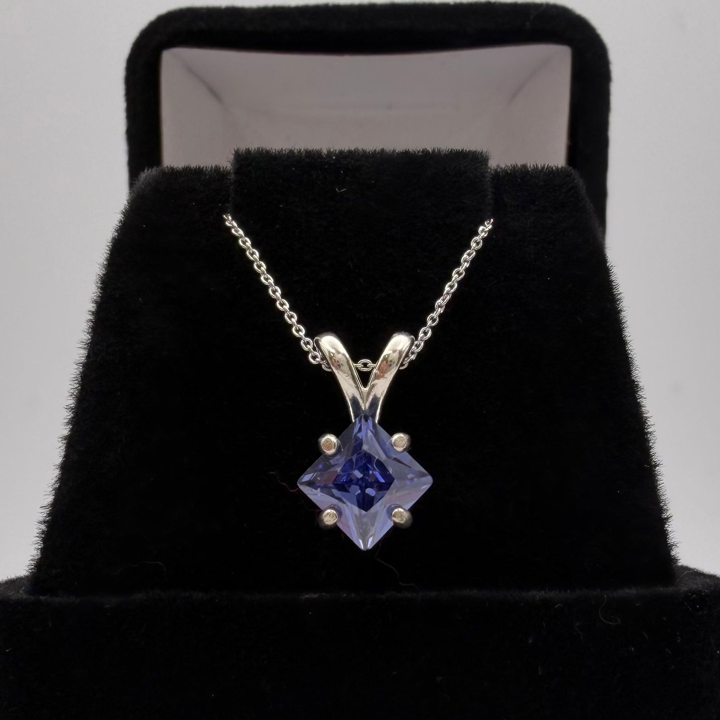 1 Ct Princess Cut Simulated Tanzanite Solitaire Pendant Necklace