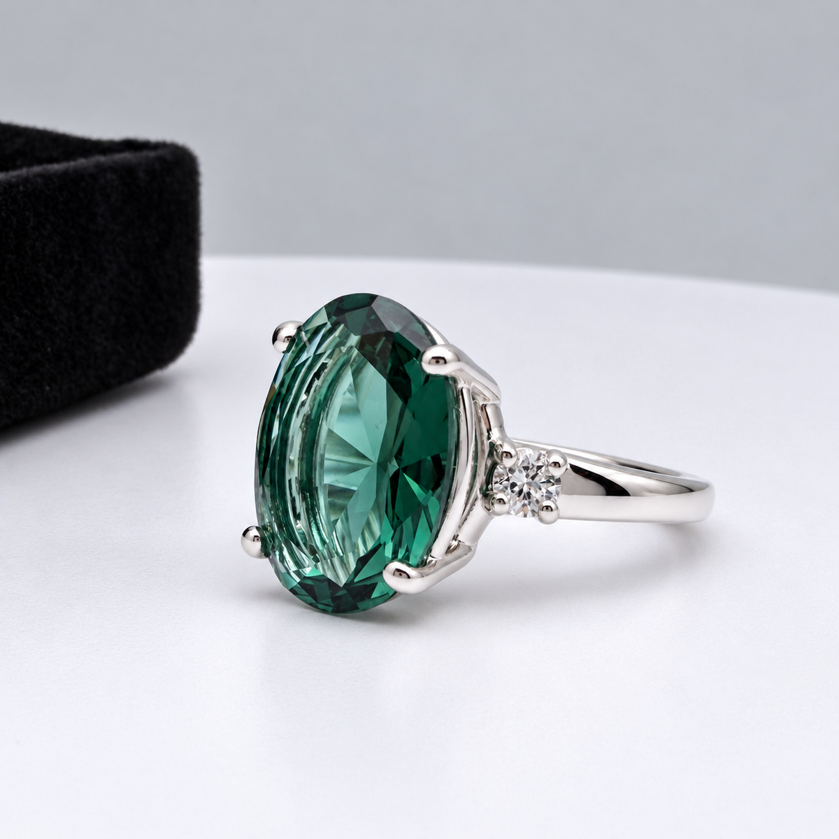6ct Oval Green Quartz & White Sapphire Ring