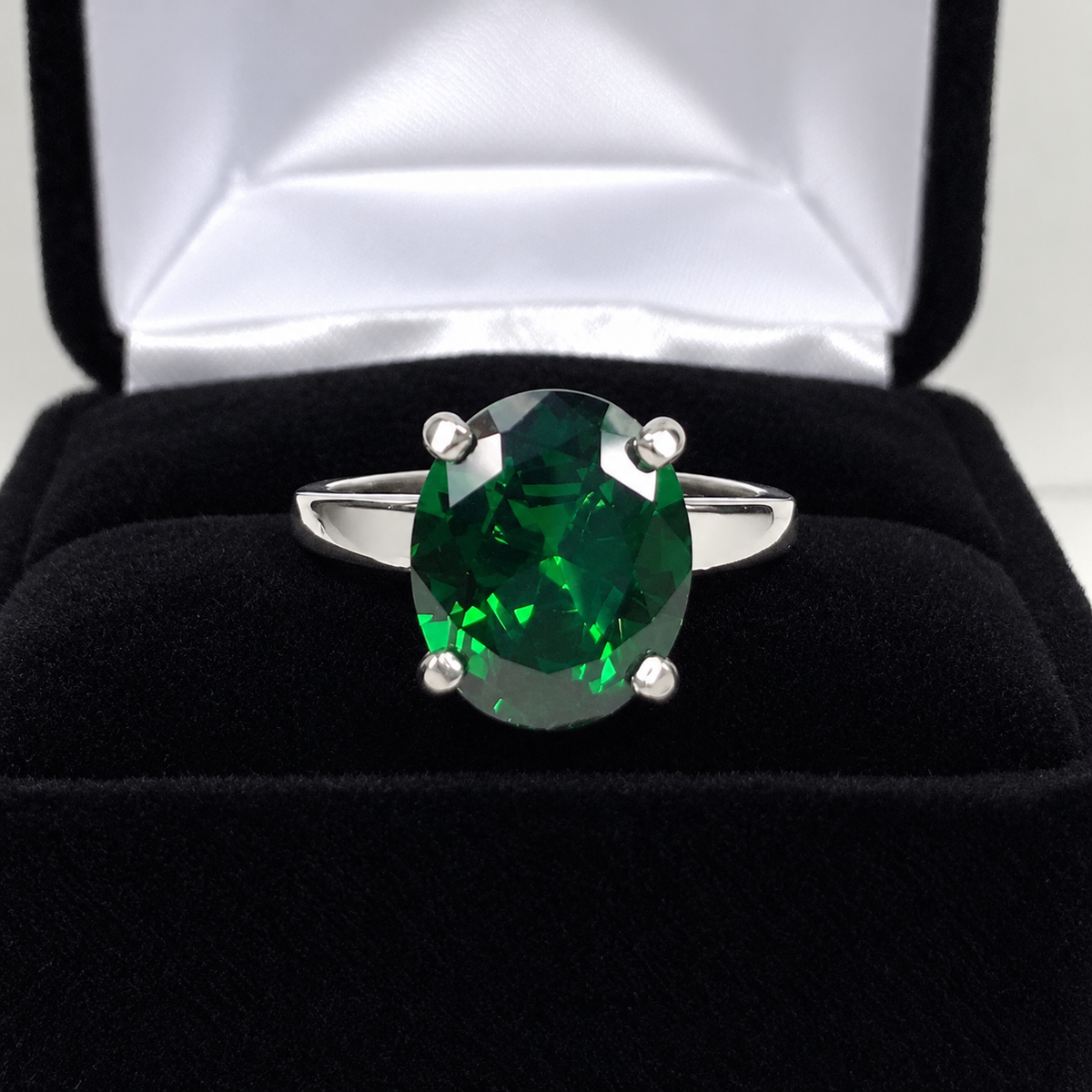 4.5ct Oval Emerald Green Simulated Gemstone Ring