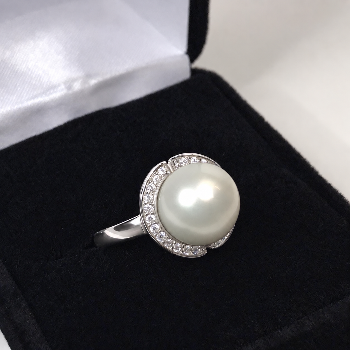 10mm Freshwater Pearl Halo Cocktail Ring