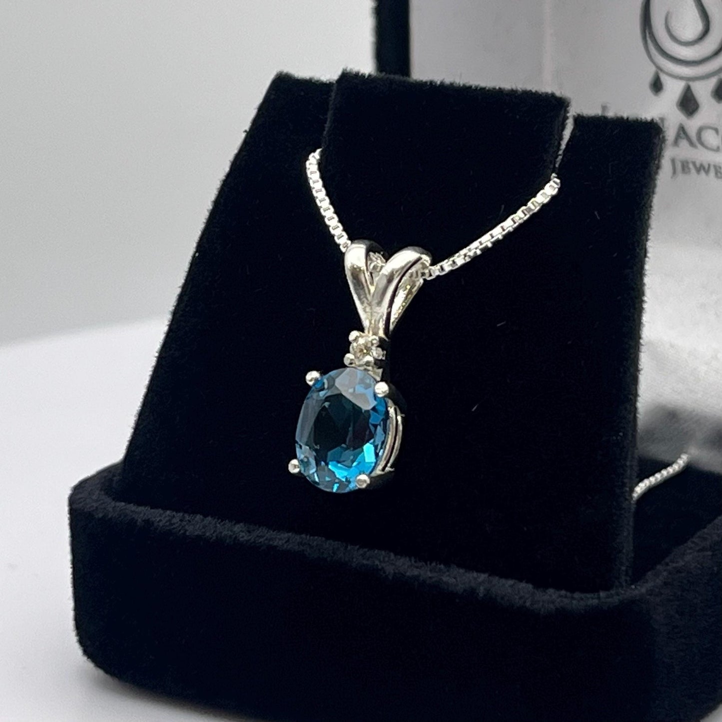 Beautiful 2.5ct London Blue Topaz & White Sapphire Pendant Necklace 18"