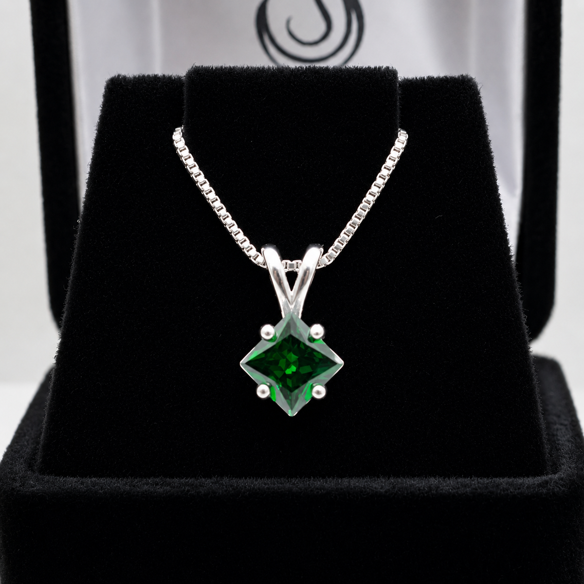 1 Ct Princess Cut Simulated Emerald Solitaire Pendant Necklace