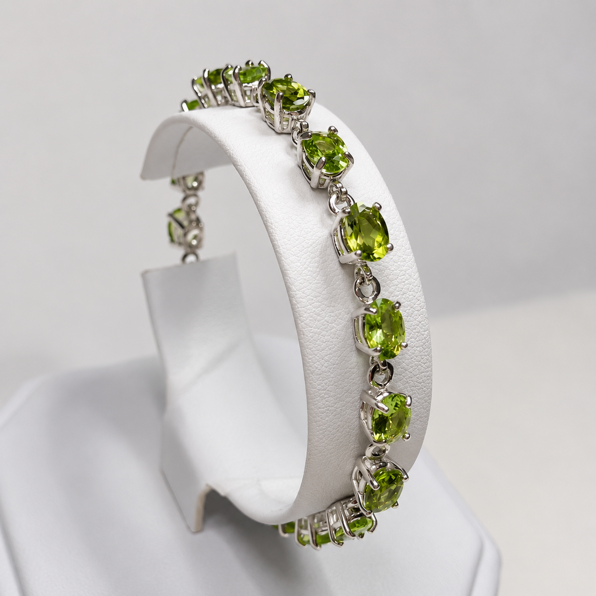 14ctw Oval Cut Peridot Gemstone Tennis Bracelet
