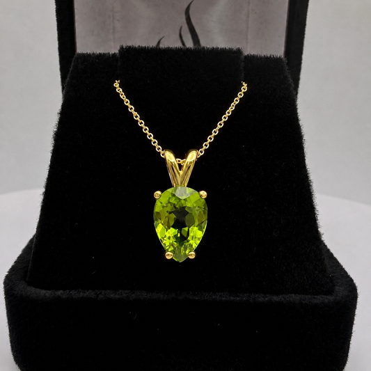 2CT Pear Cut Peridot Solitaire Pendant Necklace