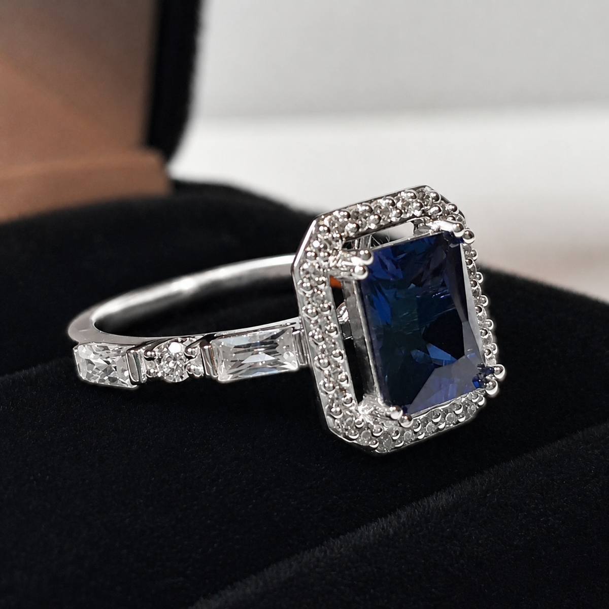 2ct Art Deco Sapphire Ring | Baguette Accents