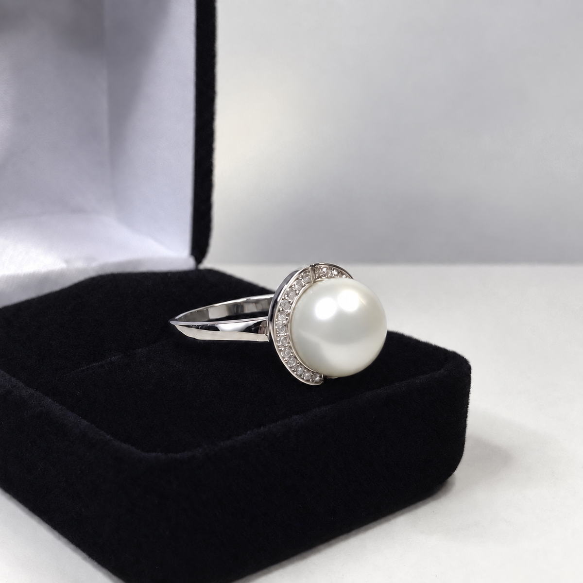 10mm Freshwater Pearl Halo Cocktail Ring