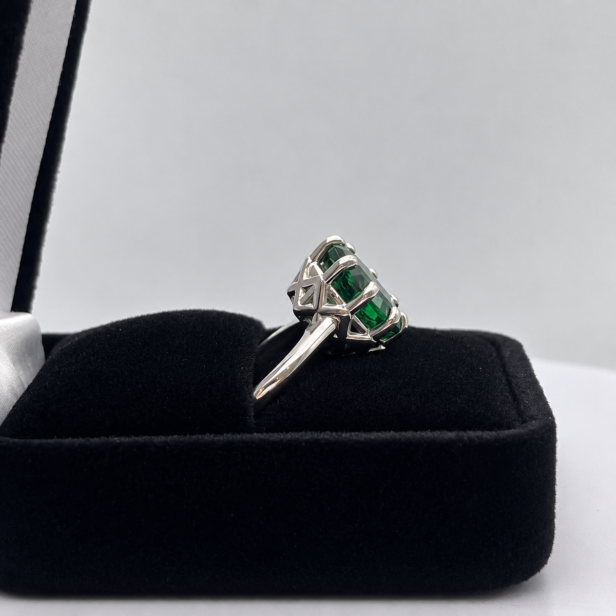 2.5ct Oval Simulated Emerald Ring – Art Deco Inspired